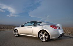 112_0805_21z+hyundai_genesis_coupe+side_view.jpg