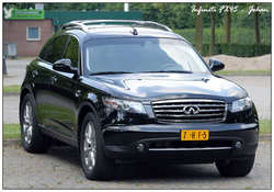 infiniti1.jpg