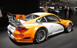 1003_01_z+2011_porsche_911_gt3_r_hybrid+rear_three_quarter_view.JPG