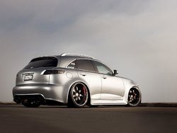 turp_0804_07_z2005_infiniti_fx35rear.jpg