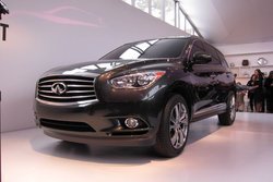 03-infiniti-jx-live.jpg