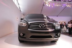 05-infiniti-jx-live.jpg