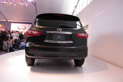 06-infiniti-jx-live.jpg