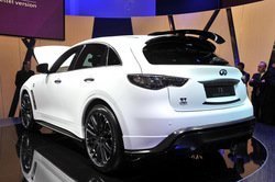 11-infiniti-fx-sebastian-vettel-version.jpg