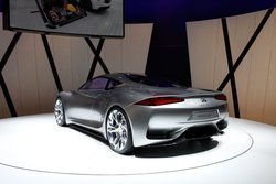 Infiniti-Emerg-E-concept-08-jpg_210313.jpg