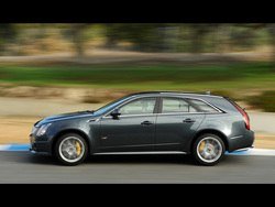 2013-Cadillac-CTS-V-Sport-Wagon-Motion-3-1280x960.jpg