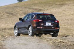 163_0810_suoty_16z+2009_Infiniti_EX35+rear_view.jpg