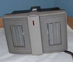23013833_holmes-twin-ceramic-space-heater-model-hch4166-1500w-.jpg