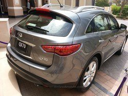 2014-Infiniti-QX70-in-Dubai-2.jpg