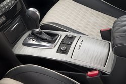 2017_Infiniti_QX70%20Limited_06_zpsex5jcrv7.jpg