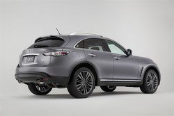 2017_Infiniti_QX70%20Limited_02_zpszrokhjtw.jpg