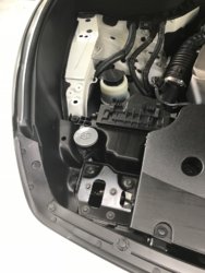 '15 QX70 Engine Left_After detailing.jpg
