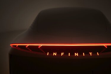 INFINITI Vision Qe concept direct rear detail.jpg
