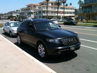 Gina: 2005 Infiniti FX35 AWD