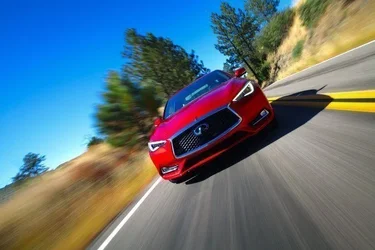 2017_infiniti_q60_28.webp 2017_infiniti_q60_28.webp
